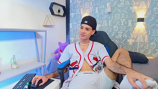 JacobBlackwell  online show from December 13, 7:53 pm