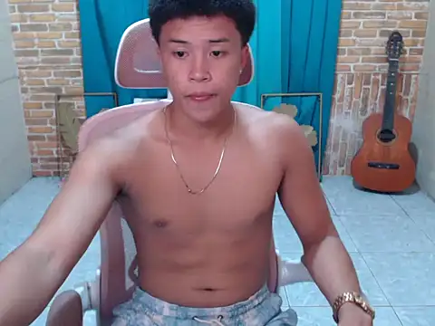 ur naughtyboy patrick online show from November 26, 1:36 pm