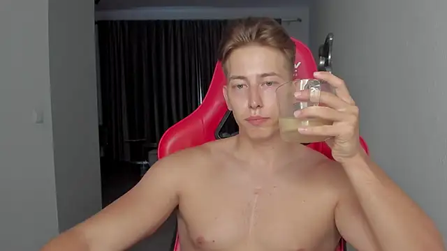 Snapshot of find0m_master chatting on October 19, 6:11 pm find0m master online show from October 19, 6:11 pm