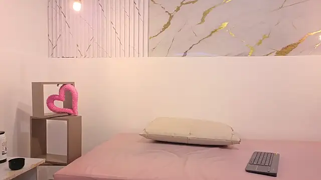 onlymen2025 online show from November 15, 11:40 pm