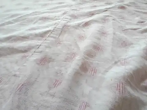 Snapshot of vickymtrb chatting on October 14, 5:03 am vickymtrb online show from October 14, 5:03 am