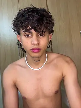 lua boy online show from December 15, 11:46 pm