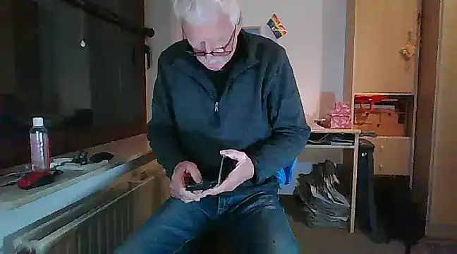 super-snoopy online show from December 7, 4:03 pm