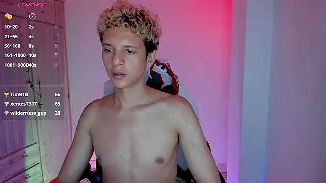 tylernova online show from February 22, 6:37 am