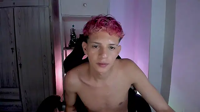 tylernova online show from December 16, 3:35 am