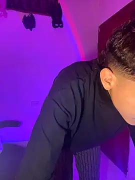 tylernova online show from October 18, 4:50 am