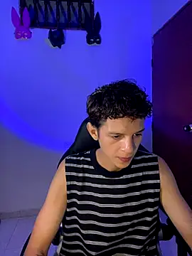 tylernova online show from October 10, 4:17 am