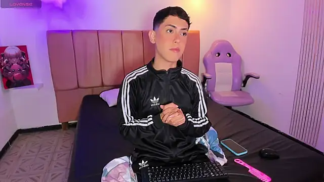 Iam criss09 online show from December 17, 8:48 pm