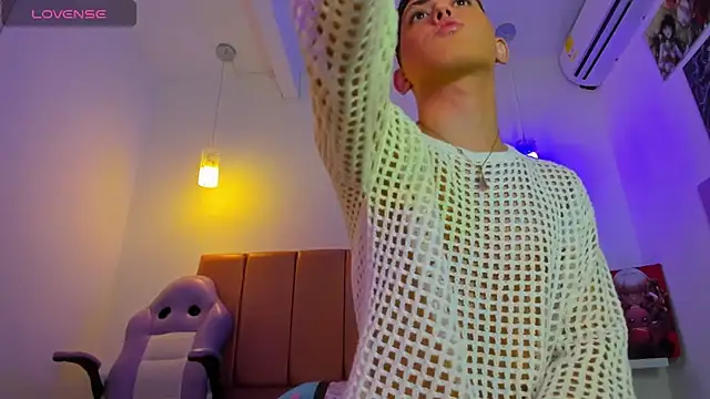 Iam criss09 online show from December 15, 8:06 pm