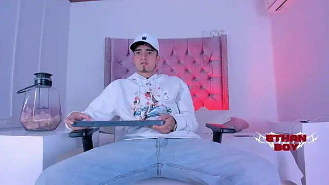 Ethan Boy  online show from November 24, 8:43 pm