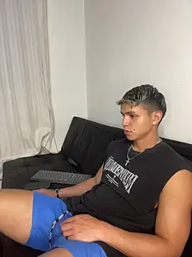 mirallesandbig online show from December 13, 11:11 pm