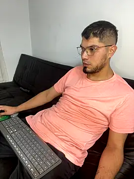 mirallesandbig online show from December 4, 11:12 pm