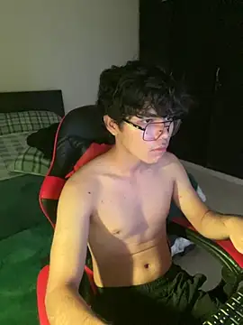 Im Camii online show from November 19, 8:30 pm