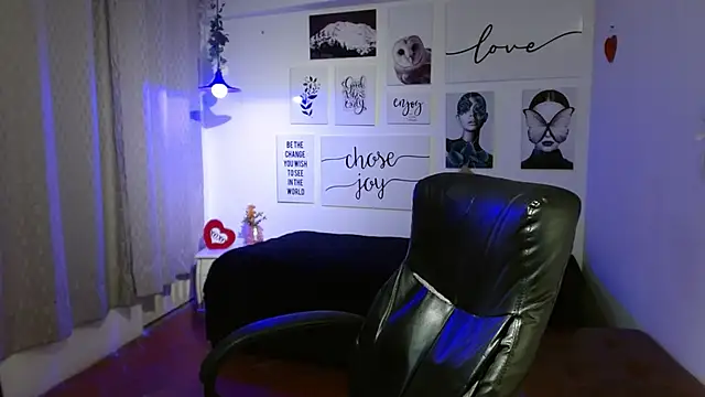 AmethystShadow17 online show from February 28, 7:57 pm