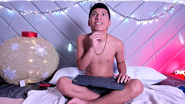 little kris1 online show from December 5, 1:18 pm