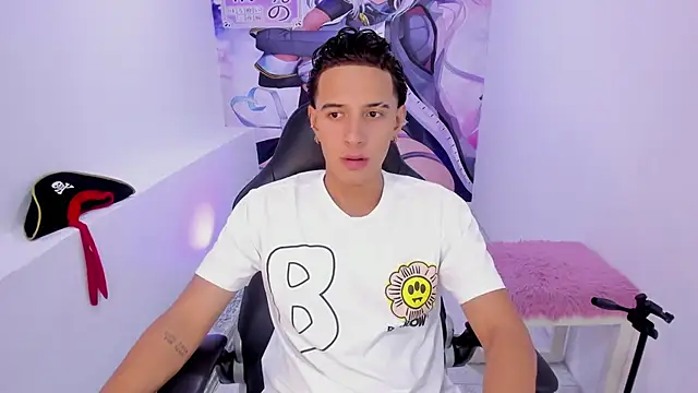 Hayden Boy  online show from October 30, 1:01 pm