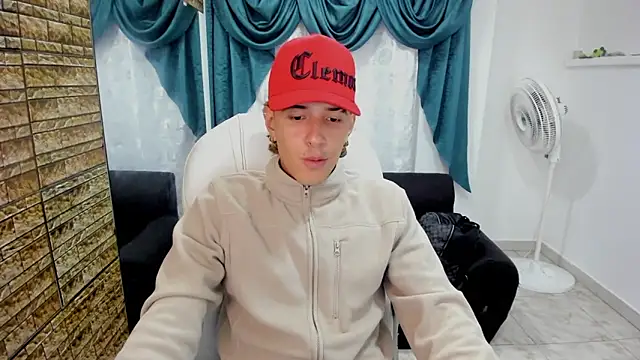 Hayden Boy  online show from December 16, 4:08 am