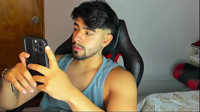 maximo black  online show from December 2, 2:03 am