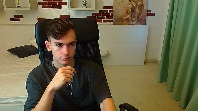 BradyFlint online show from November 22, 5:51 am