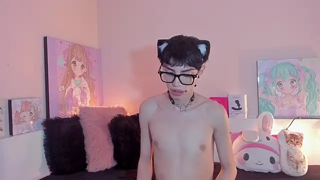 Strawberry Kitty  online show from January 17, 4:37 am