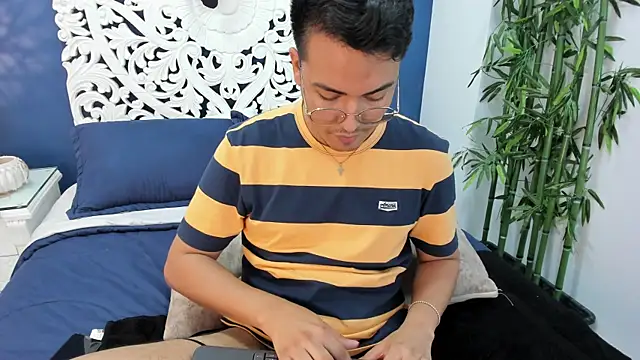 JohnBelRose online show from November 15, 8:22 pm