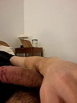 Snapshot of londonutr chatting on October 29, 10:13 pm londonutr online show from October 29, 10:13 pm