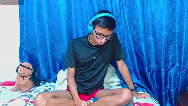 DavTwink3100 online show from March 12, 1:35 am