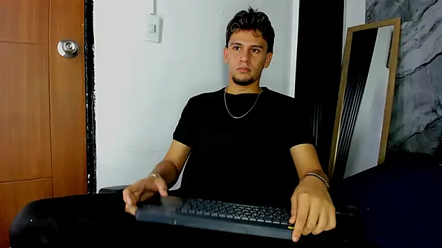 Alan-Smith1 online show from December 16, 8:27 pm