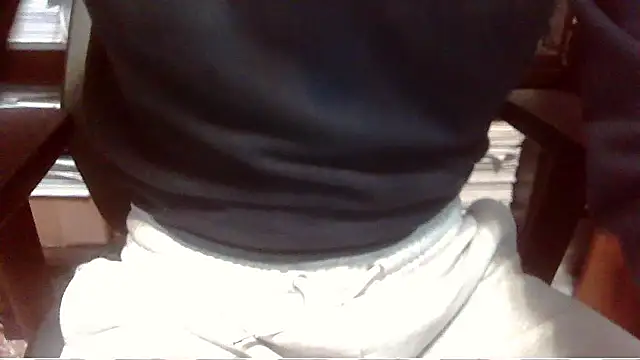 Snapshot of topg84 chatting on October 22, 11:14 am topg84 online show from October 22, 11:14 am