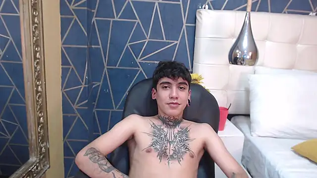 SantiOlsen online show from November 2, 3:44 am