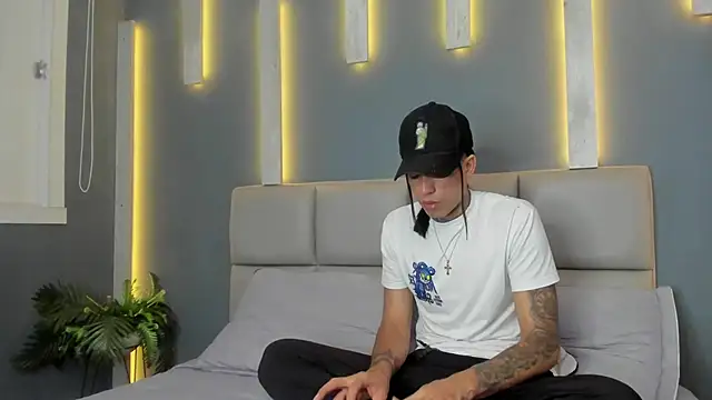 ArohomLester online show from November 22, 11:21 am