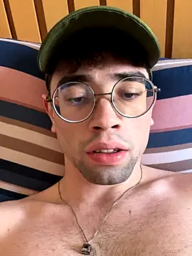 caionov24anos online show from October 23, 1:03 pm