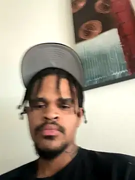 Snapshot of Mrmakeherwet_Tez chatting on October 20, 9:08 pm Mrmakeherwet Tez online show from October 20, 9:08 pm