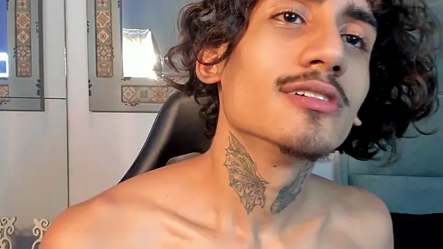 Mr Strike online show from November 6, 4:26 am