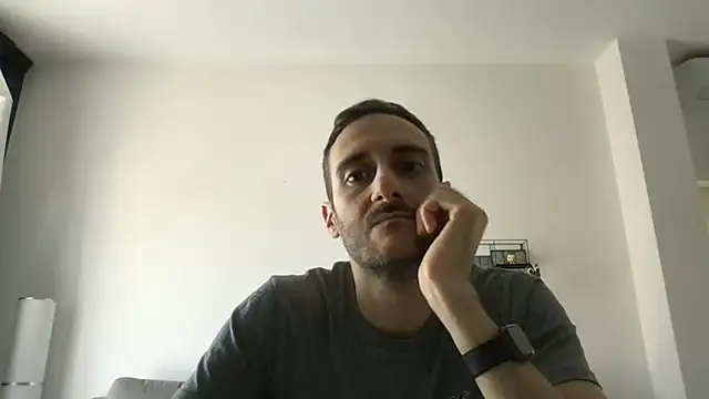 LukaShyGuy online show from May 22, 11:26 am