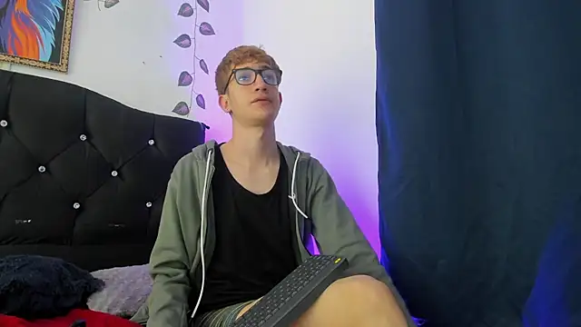 Erick Taylor3 online show from November 15, 8:00 pm