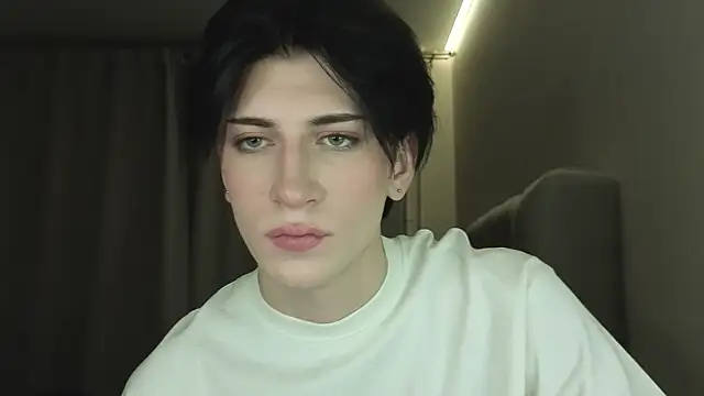 Oliver star boy  online show from March 10, 9:43 pm