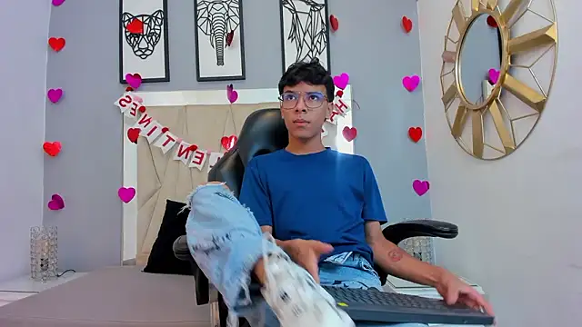 adams bobby online show from February 16, 11:41 am