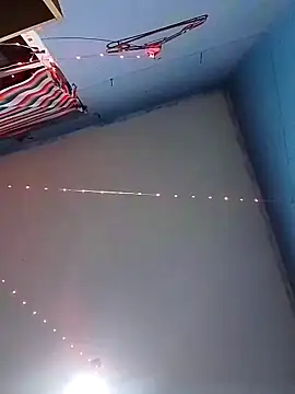 Ojitosbrrr online show from November 29, 4:03 am