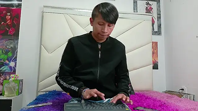 ALEXANDRO BOVER online show from December 1, 9:07 pm