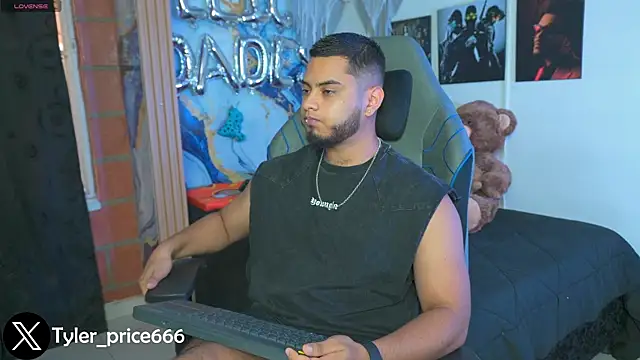 Tiler wolker online show from January 18, 10:56 pm