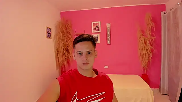 elmasmas01 online show from November 6, 8:34 pm