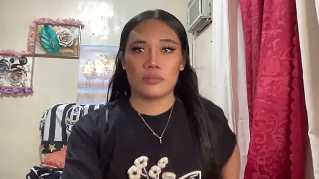 untouchable mia online show from November 26, 5:49 pm