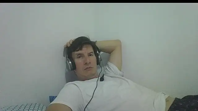 carliesexyman online show from November 28, 12:58 am