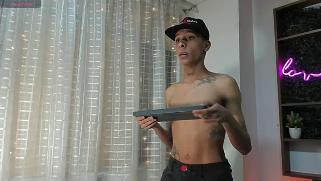 Max Steell online show from November 6, 2:25 am