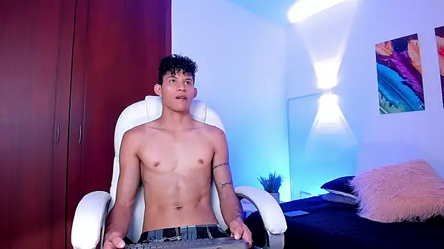 KamiSuarez online show from May 26, 6:37 pm
