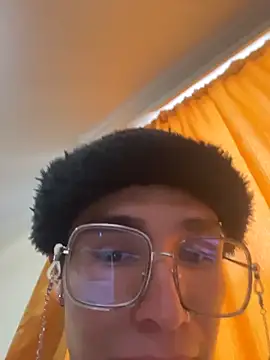 Itsllua21 online show from October 31, 8:12 pm