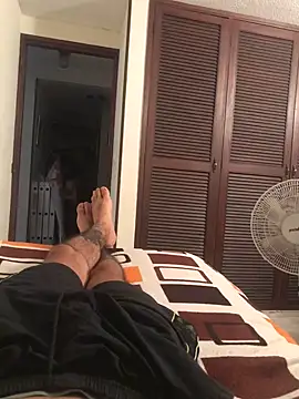 tevoyagustar69 online show from October 31, 1:18 am