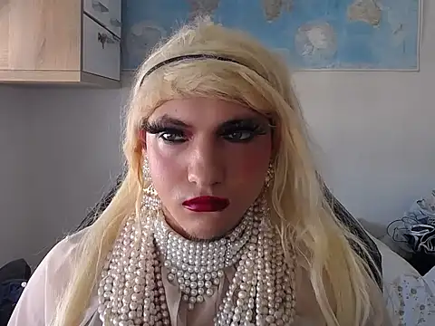 VanesaCrossic online show from February 26, 8:48 am