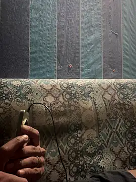 Robiwahyudi12345 online show from December 17, 5:19 pm